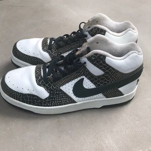 Men’s Nike sneakers